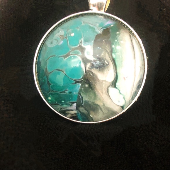 🍁2-for-$18🍁 Hand-Painted Fluid Art Pendant - Picture 1 of 3